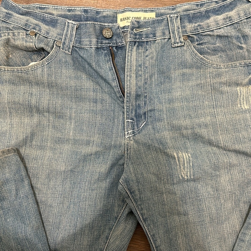 Basic Code Jeans Embroidered Distressed size 38x32 - Picture 3 of 4